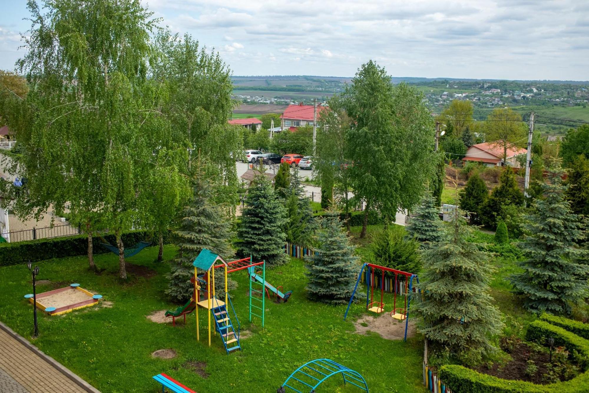 Vitapark Sonyachnyy Provans Satanov Luaran gambar